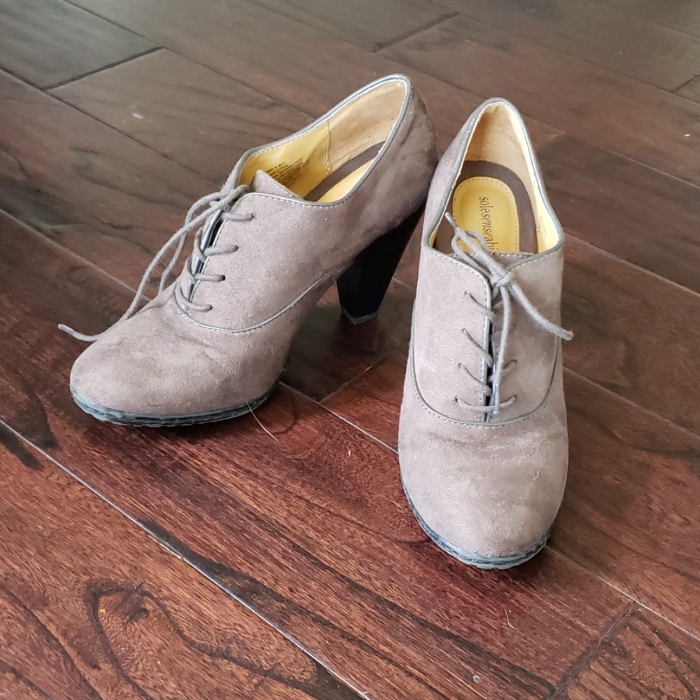 Solesenseability tie mule heels brown sz 8